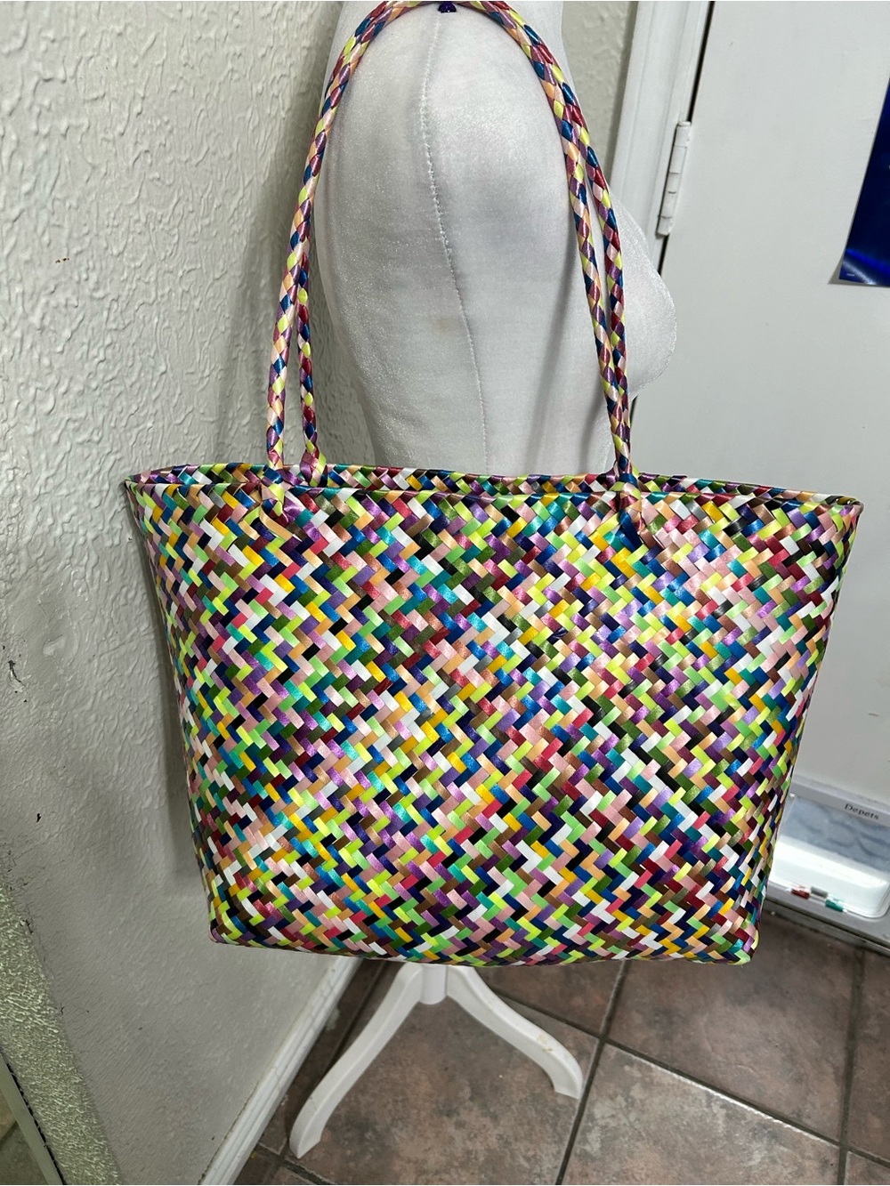 Multicolor Woven Tote Bag - Stylish Everyday Carry
